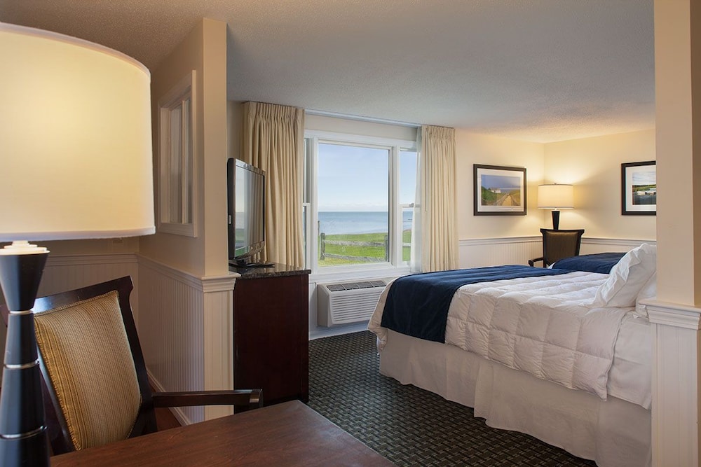 Ocean Mist Beach Hotel Suites 14/32