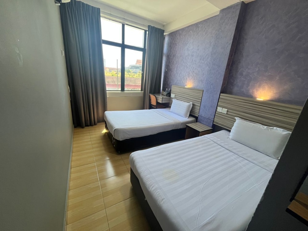 DJ Citi Inn Premier 34/62