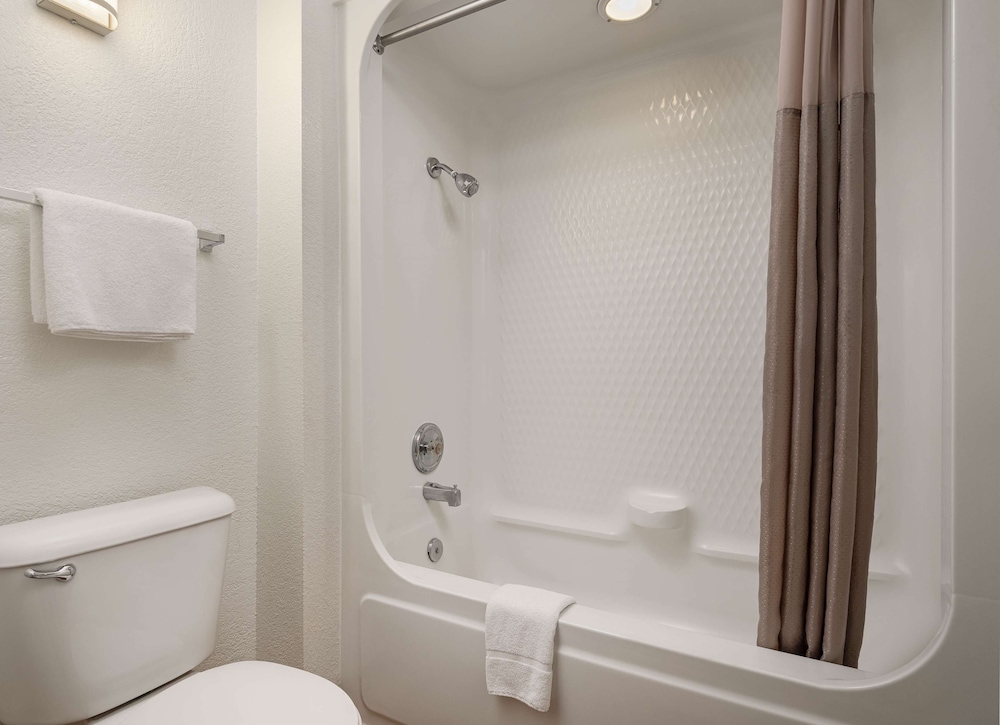 غرفة ديلوكس بسريرين مزدوجين، Motel6 Buena Park, CA - Knotts Berry Farm - Disneyland 5/7