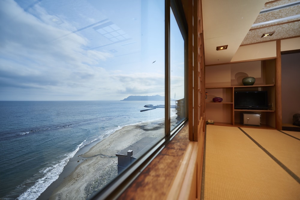 Yunohama Hotel 3/72