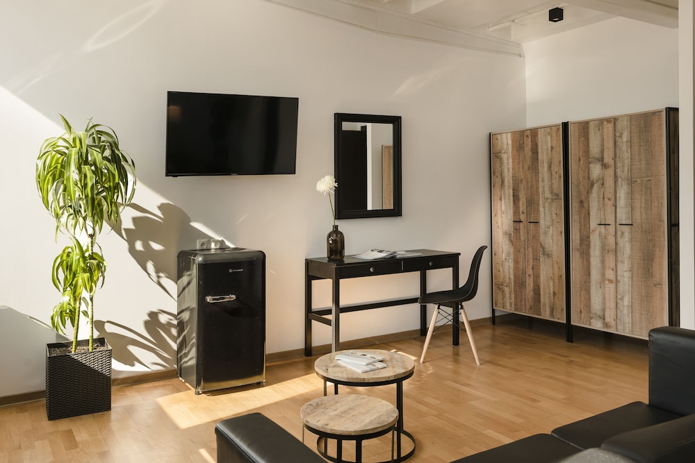 Aria Acropolis Suites 26/34