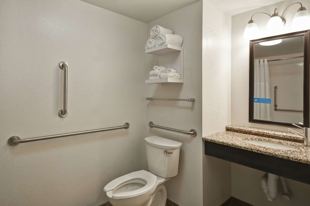 Hampton Inn Detroit/Madison Heights/South Troy 19/56