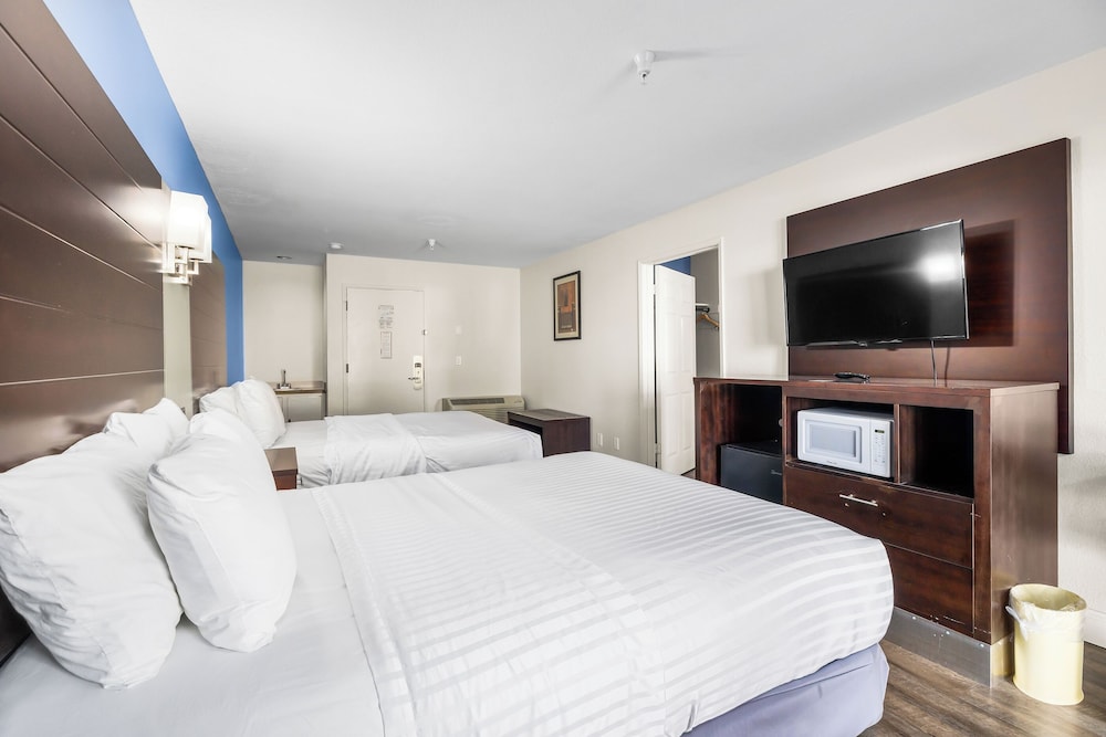 Hotel Solares 16/68