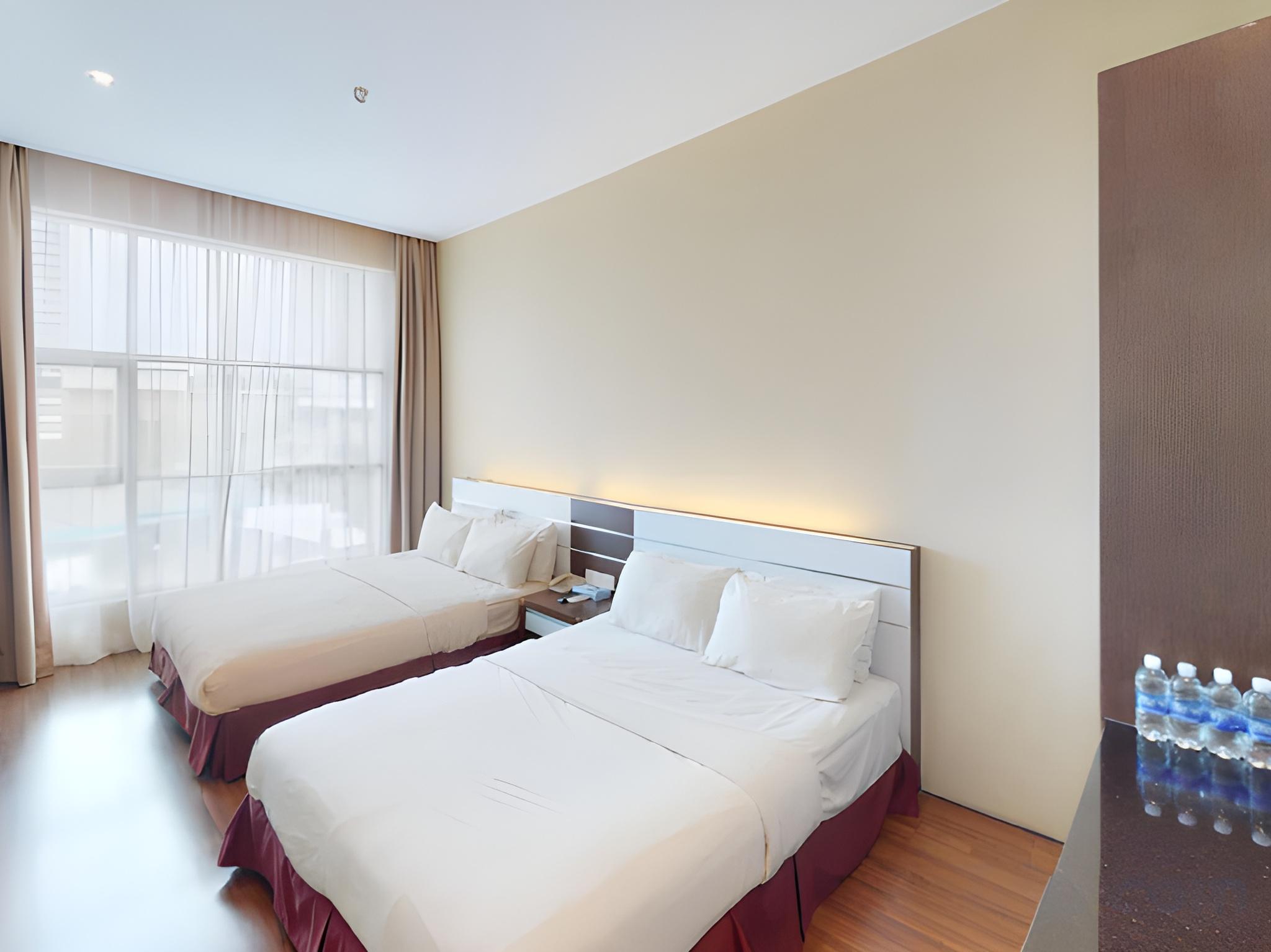 DELUXE, DOUBLE BED