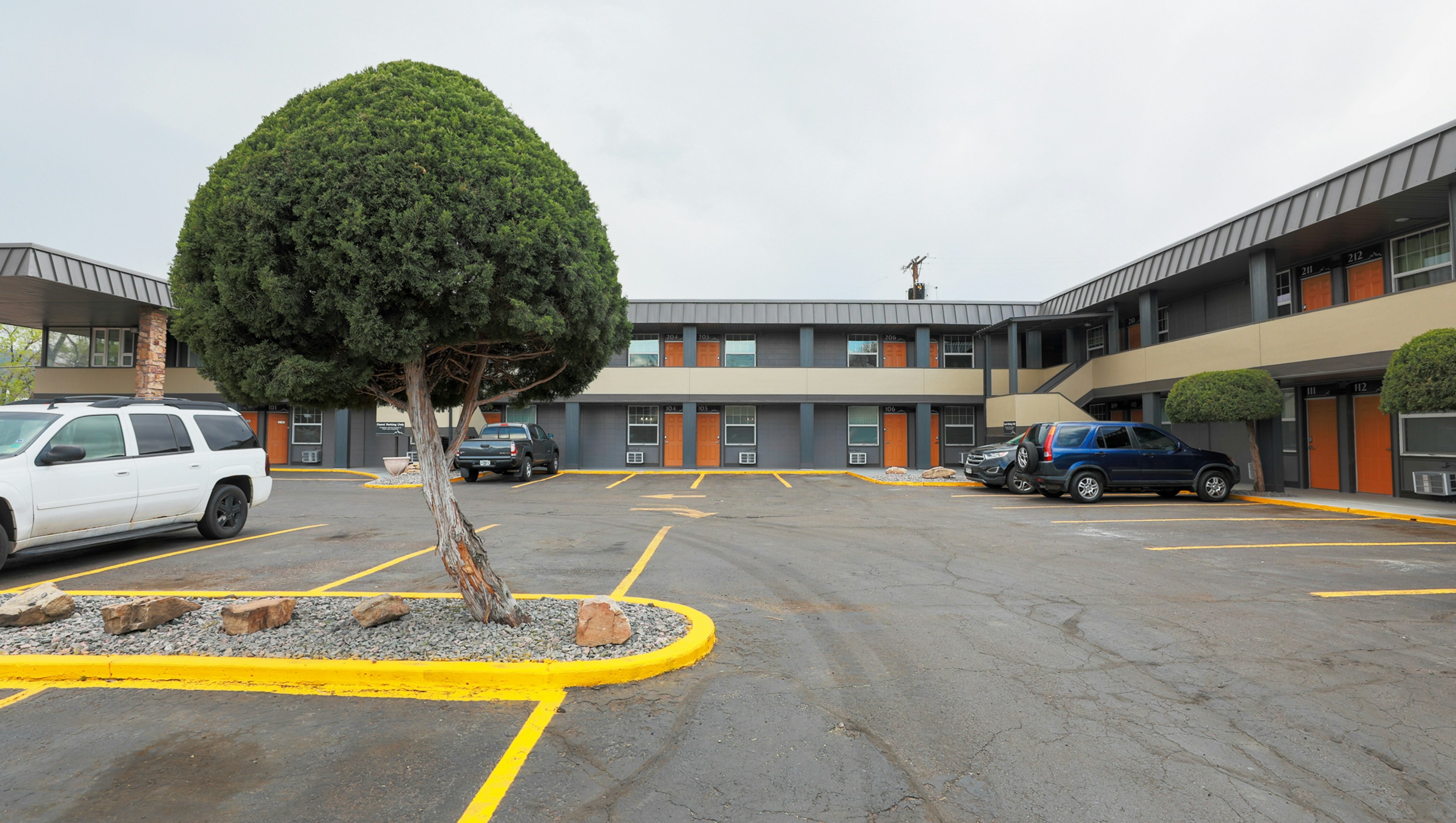 Travelers Uptown Motel 46/54