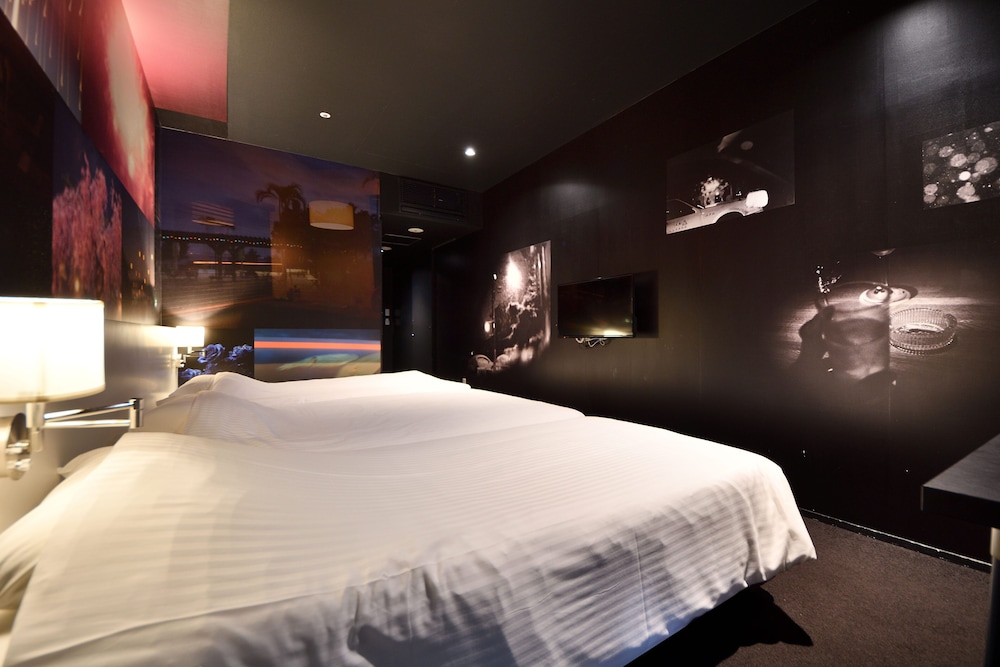 ROOM, TRIPLE