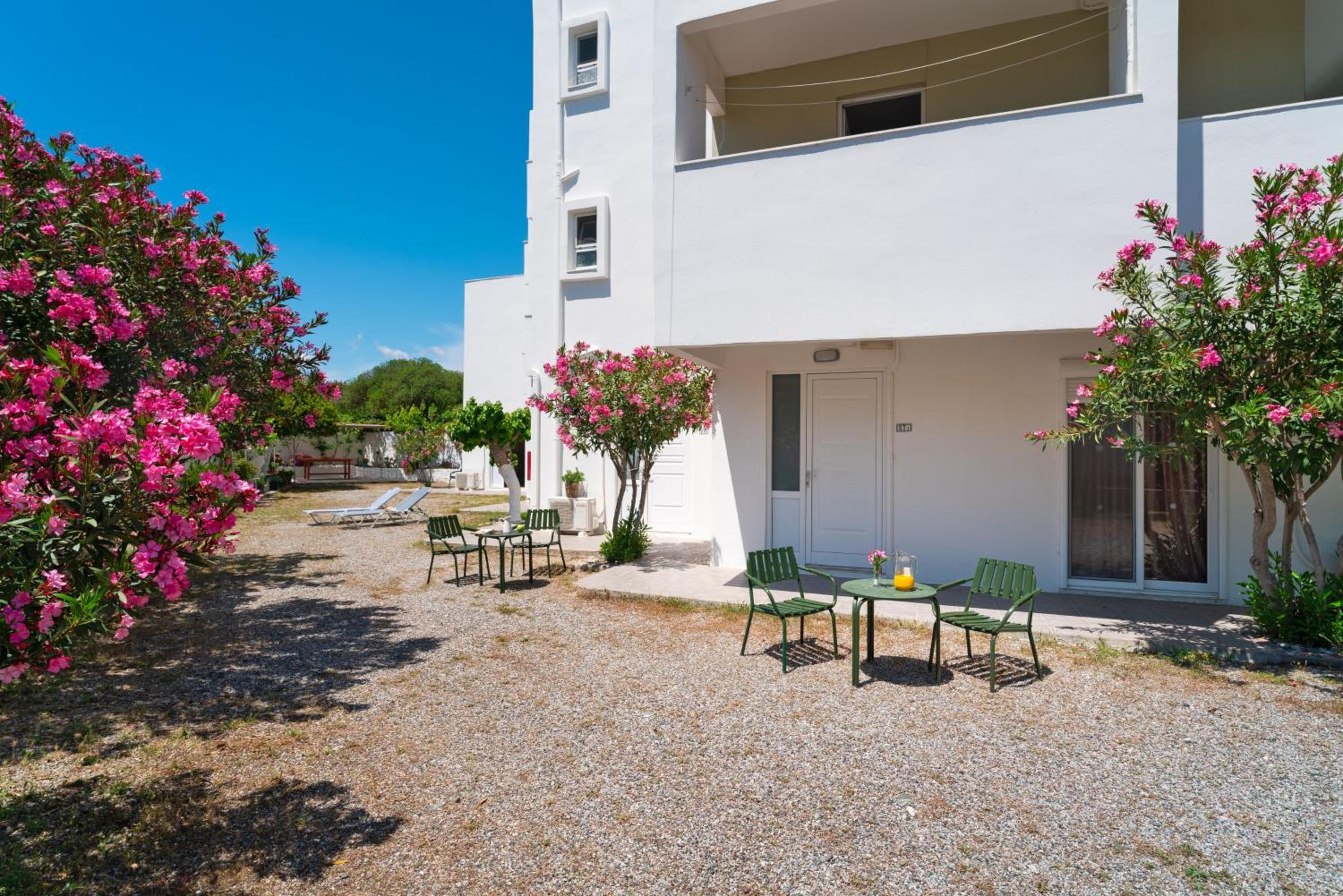 Tselios Apartments & Studios 22/27