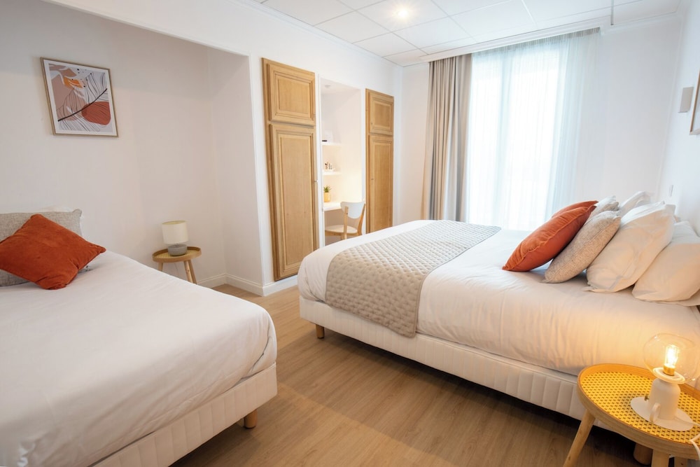 STANDARD, TRIPLE, 1 DOUBLE AND 1 SINGLE BED