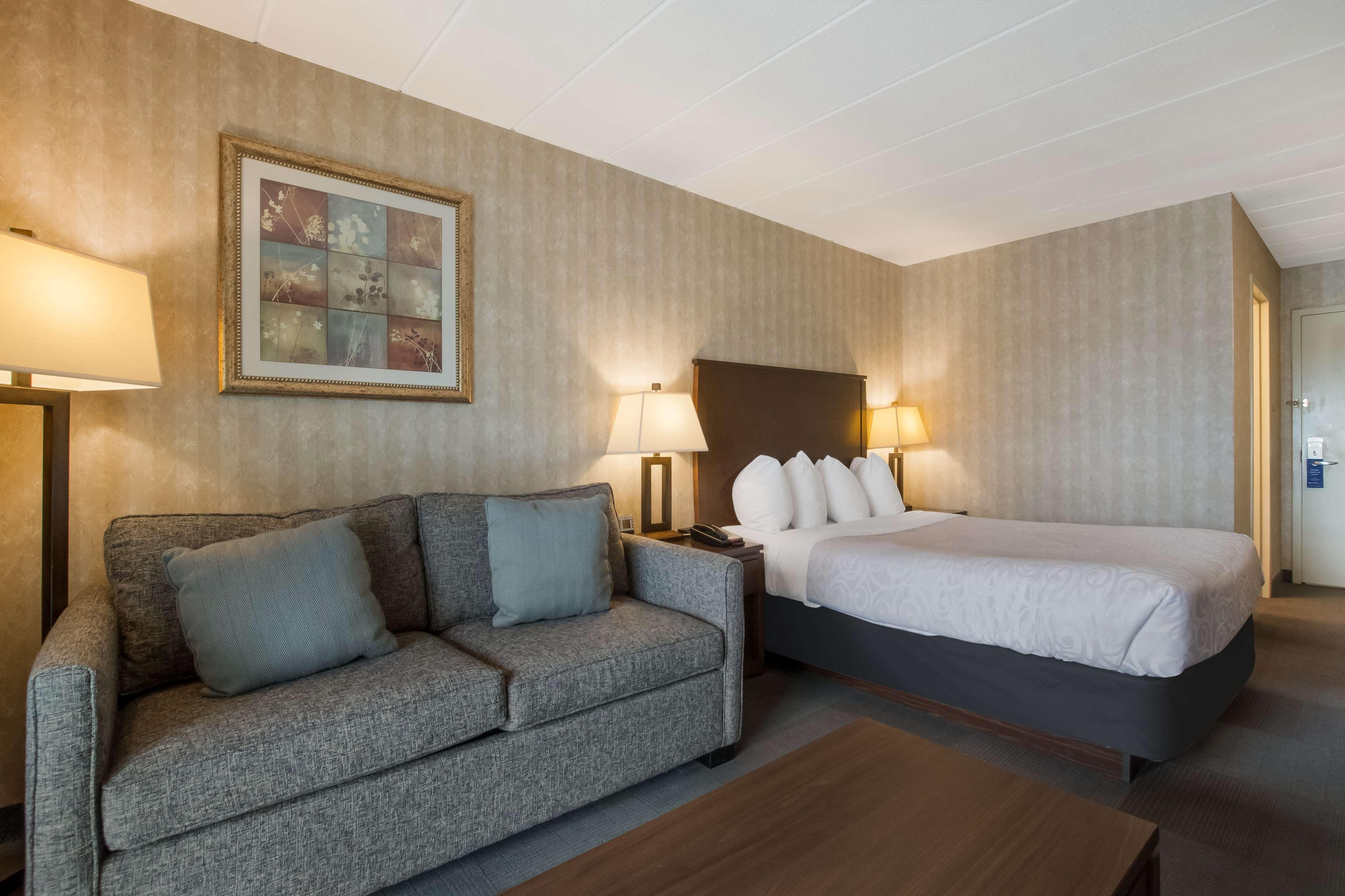 Room, King Bed, Sofa, Grand Wing