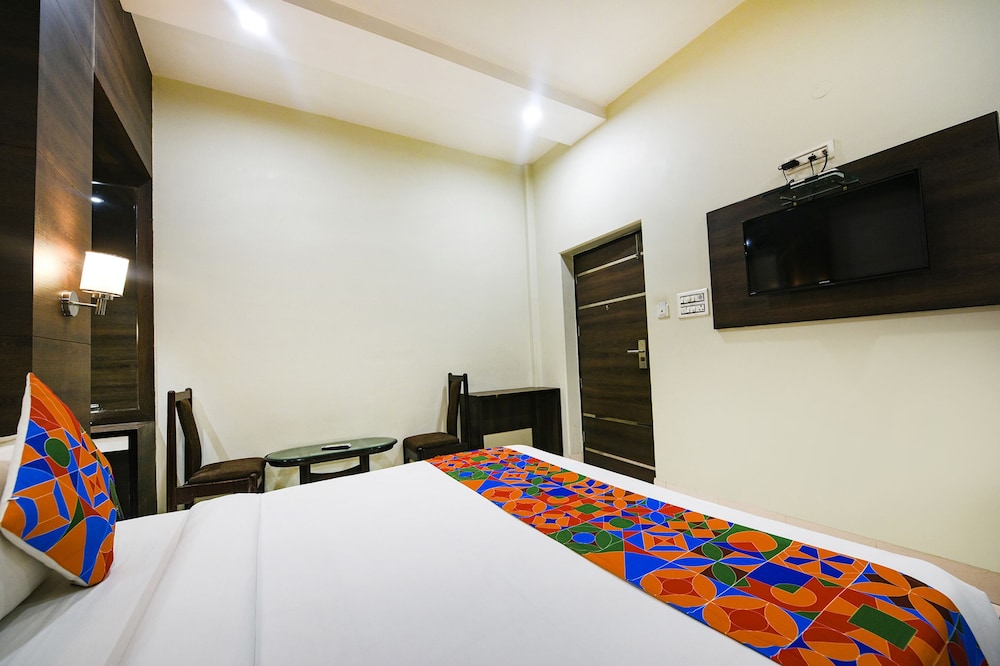 FabHotel KK Continental Albert Rd 19/42
