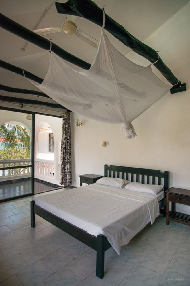 Bahari Dhow Beach Villas 18/61
