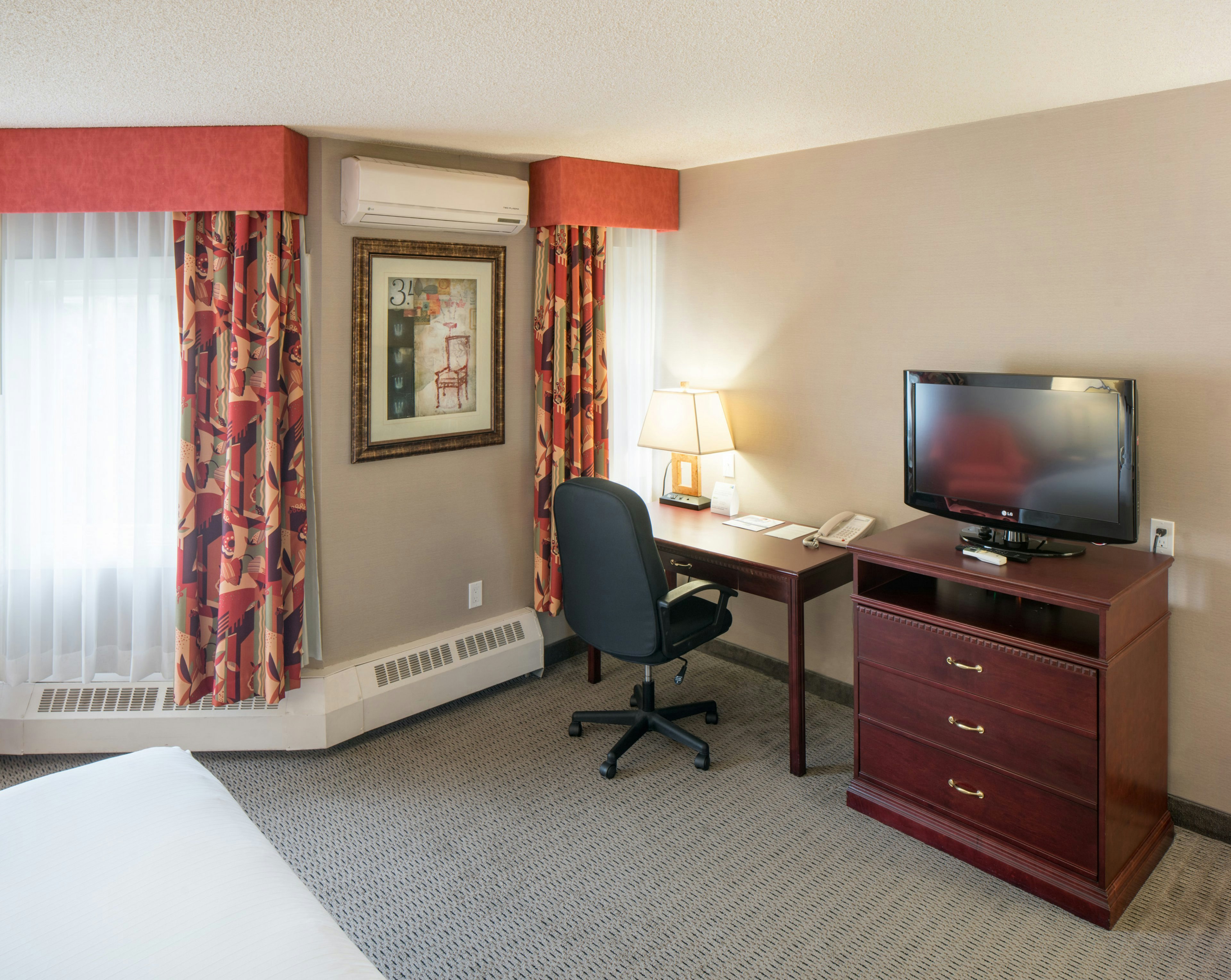 HOLIDAY INN EXPRESS RED DEER 60/68