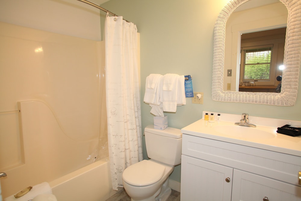 Glen Cove Inn and Suites 40/50