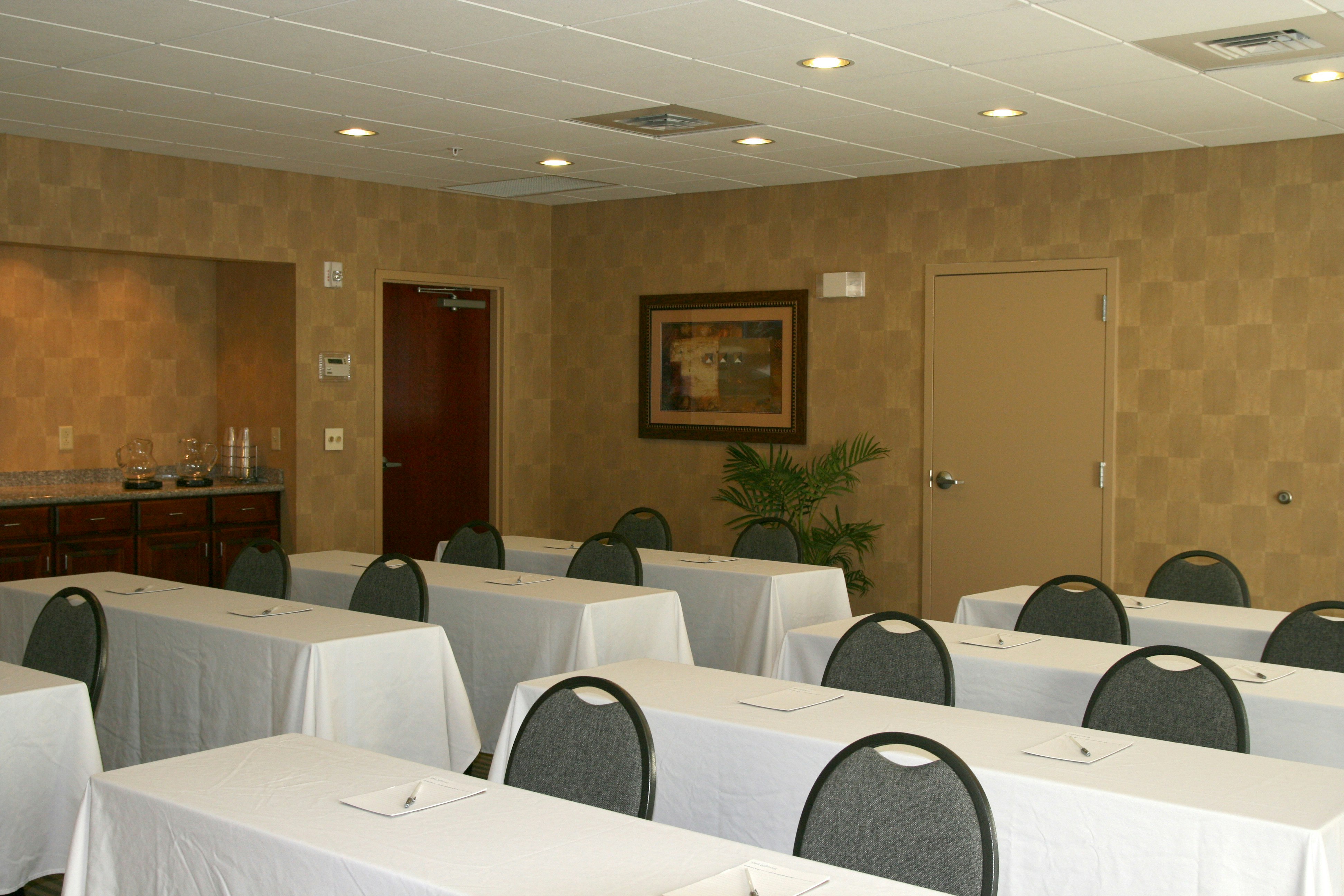 Hampton Inn And Suites Norfolk Airport 35/46