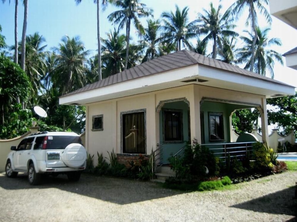 Ucoy Beach Resort 10/38