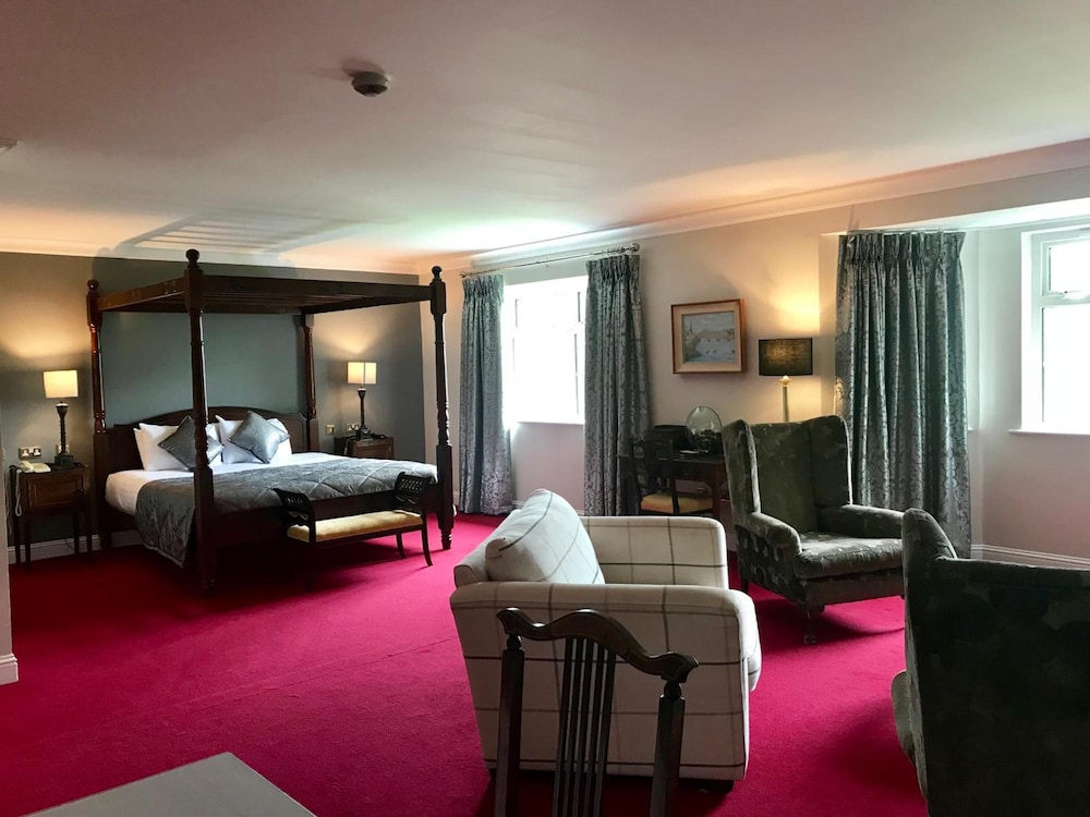 TWIN TREES HOTEL AND LEISURE CLUB(FORMERLY Downhill House Hotel) 12/54