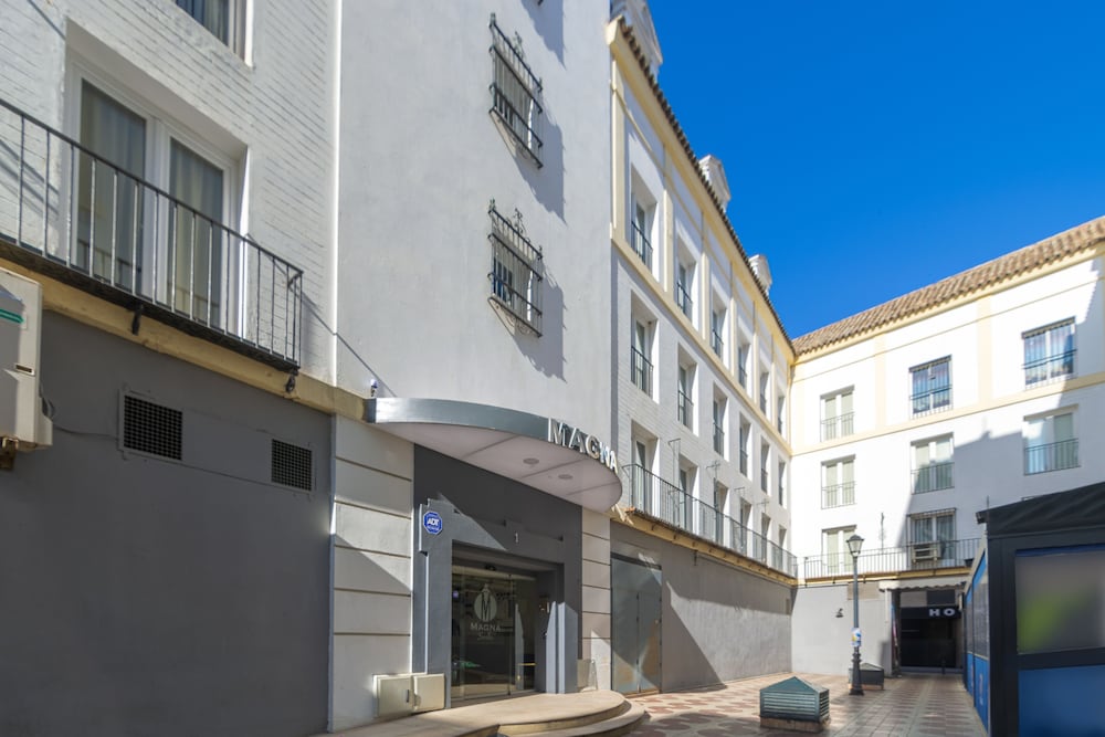 Apartamentos Magna Sevilla 63/68