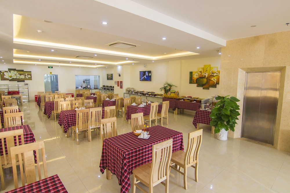 Ngoc Hanh Beach Hotel 57/75