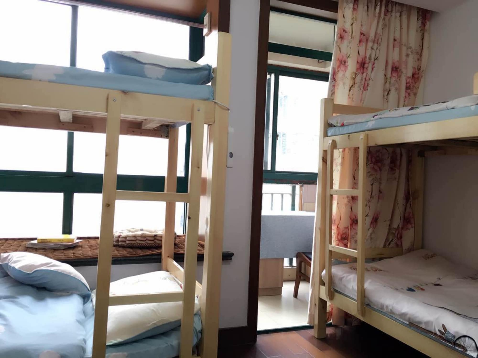 FEMALE DORM, 8 BEDS