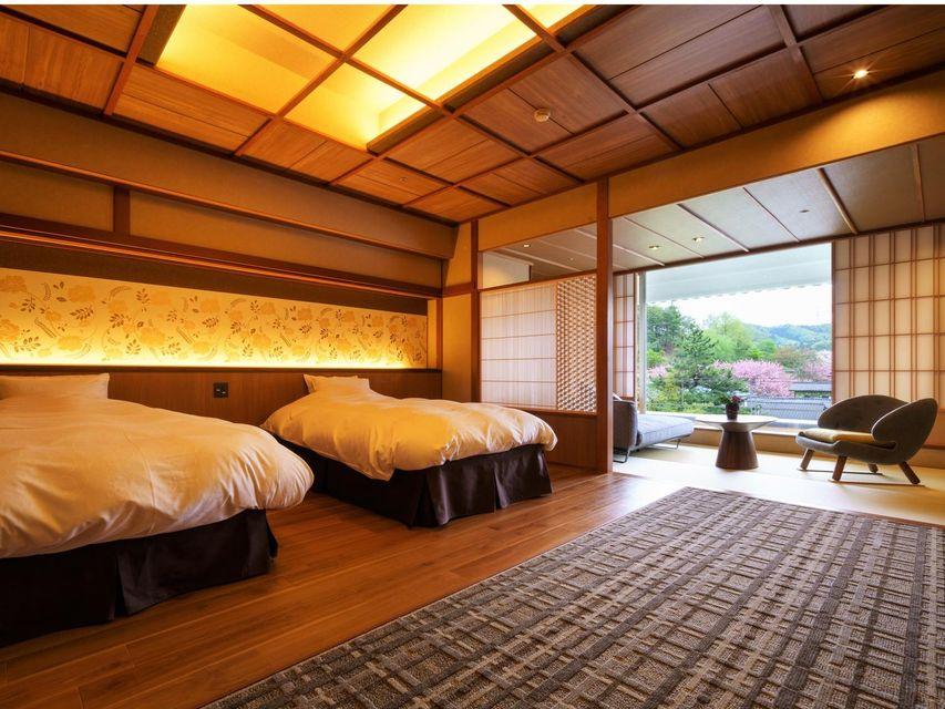 Japanese, Modern, 3 Beds, Cypress Bath