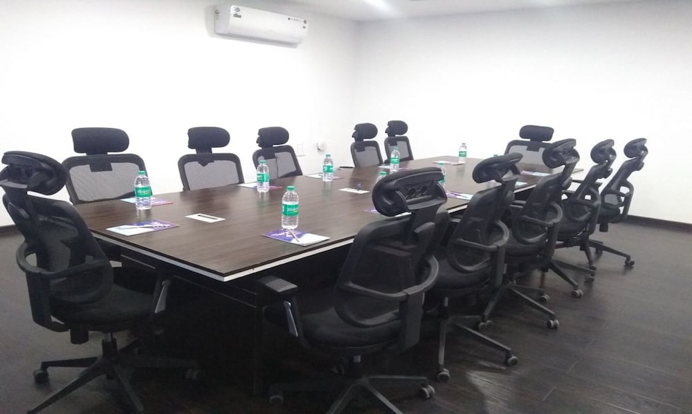 Hotel Deccan Serai 32/34