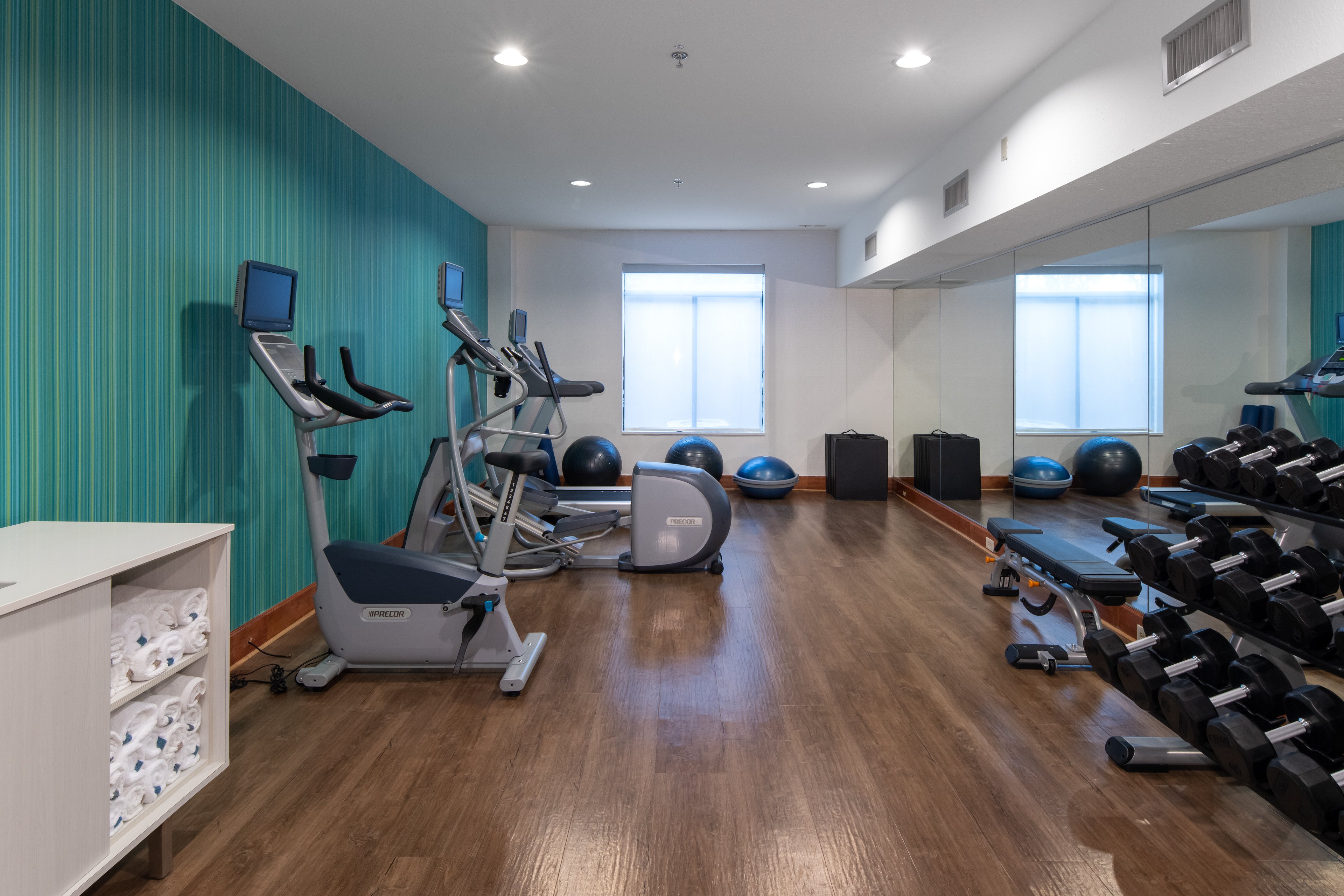 Holiday Inn Express Hotel And Suites Arlington I 20 Parks Mall 46/69