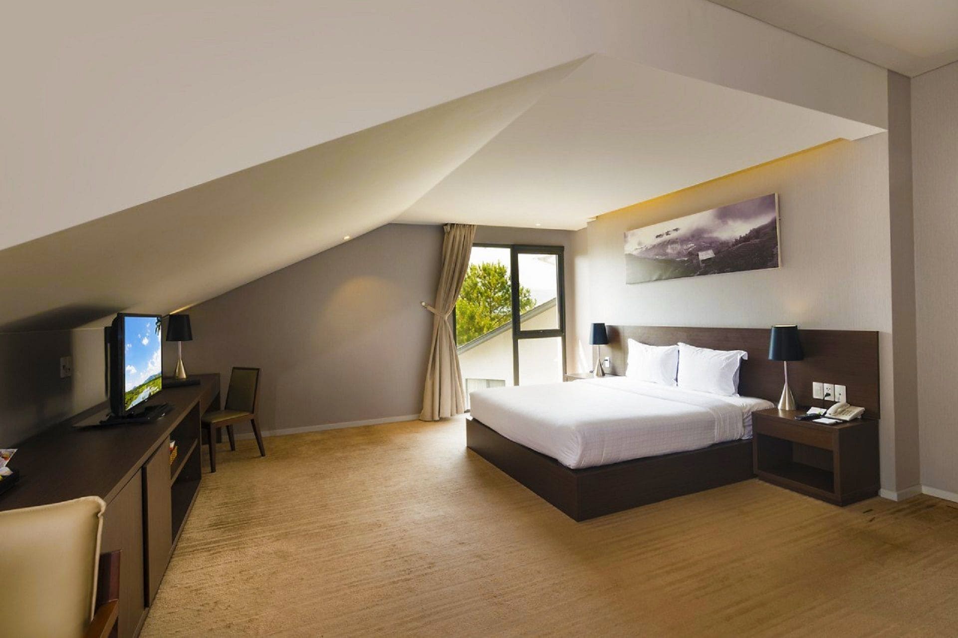 ROOF TOP, DELUXE, KING BED