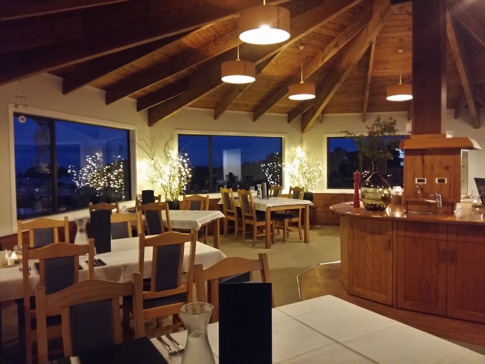 KIMI ORA ECO RESORT 48/70