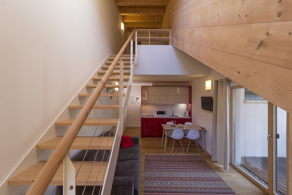 بنتهاوس بانورامي بسريرين كوين بإطلالة على الجبل بغرفة نوم واحدة مع أريكة، Quercus Appartements 7/10