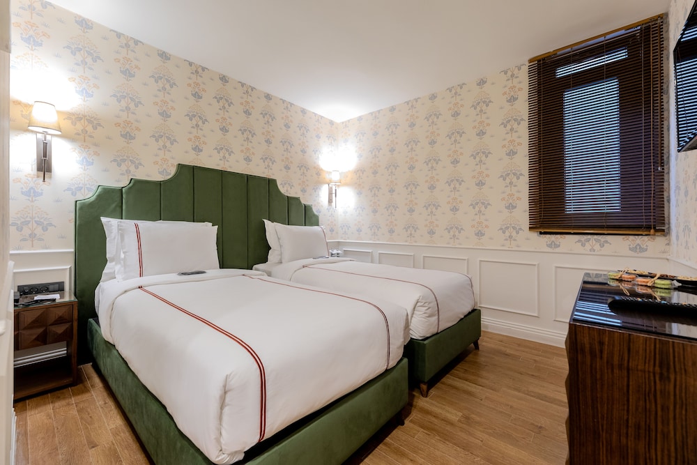 Khai Hotel Karakoy 45/60