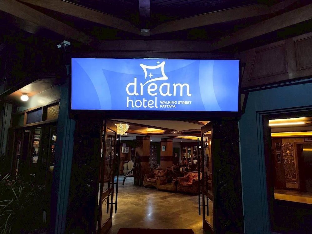 Dream Hotel 2/50