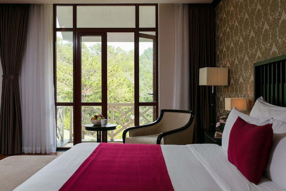 Deluxe, King Bed, Golf Course View، Swiss-Belresort Tuyen Lam Dalat 2/5