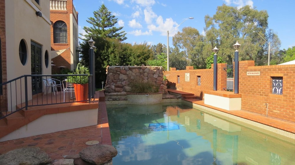 ALBURY PADDLESTEAMER MOTEL in ALBURY