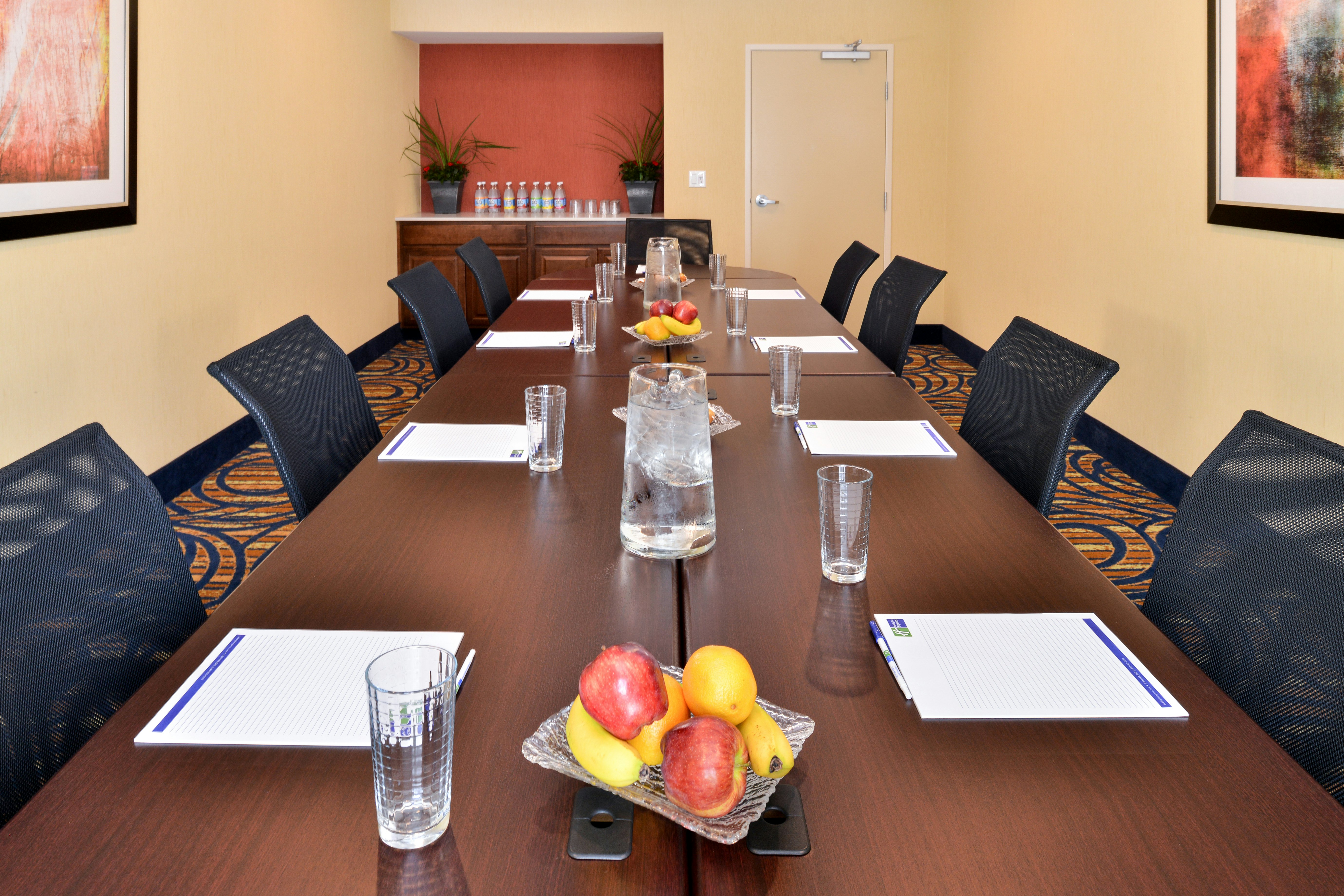 Holiday Inn Express and Suites Peekskill-Lower Hudson Valley 52/55