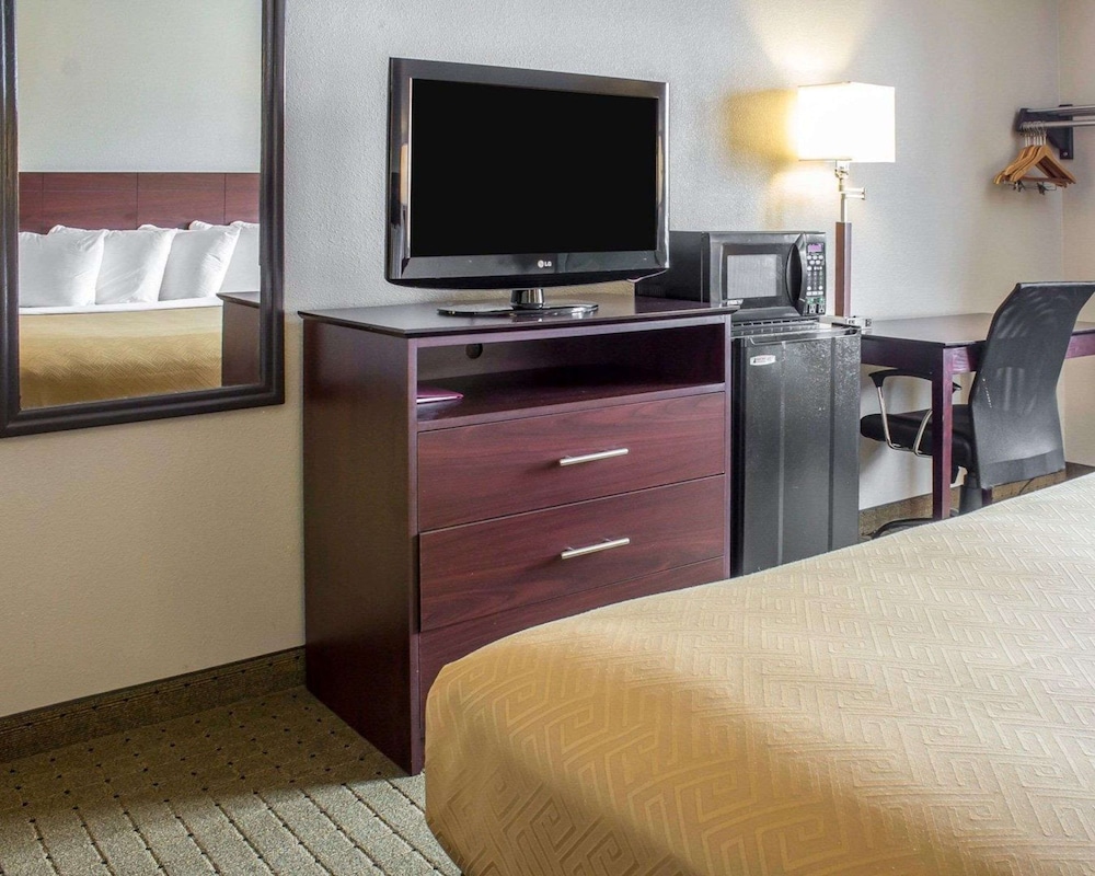 Econo Lodge Ames 20/21