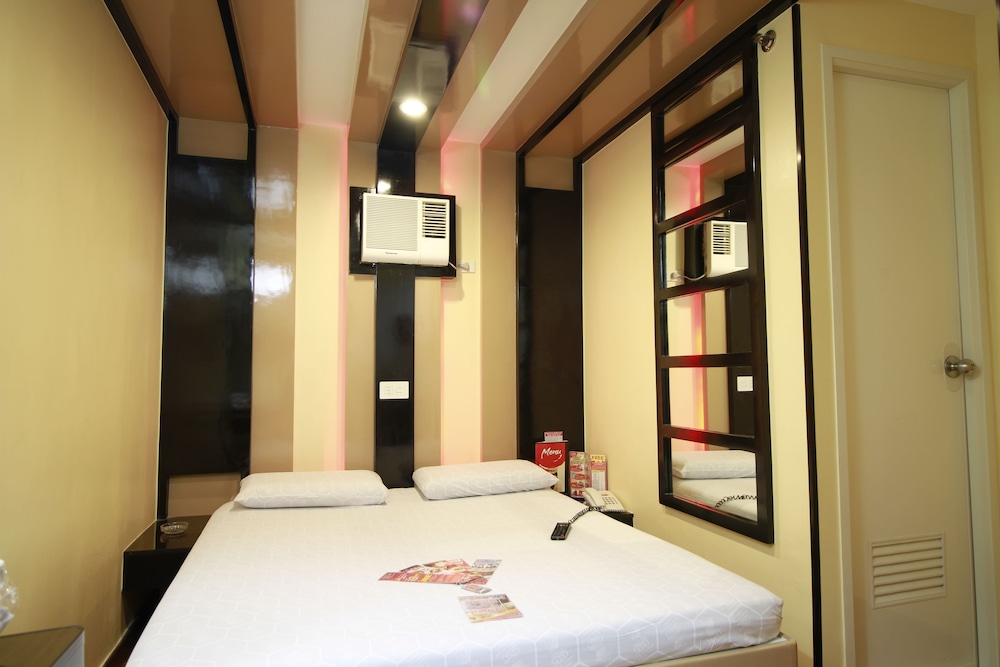 Hotel Sogo Alabang Rotonda 17/27