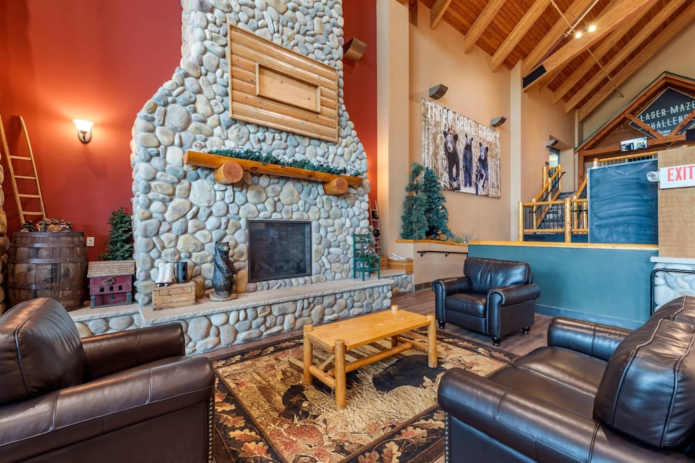 Three Bears Waterpark Resort Near Tomah, an Ascend Collection Hotel 30/50