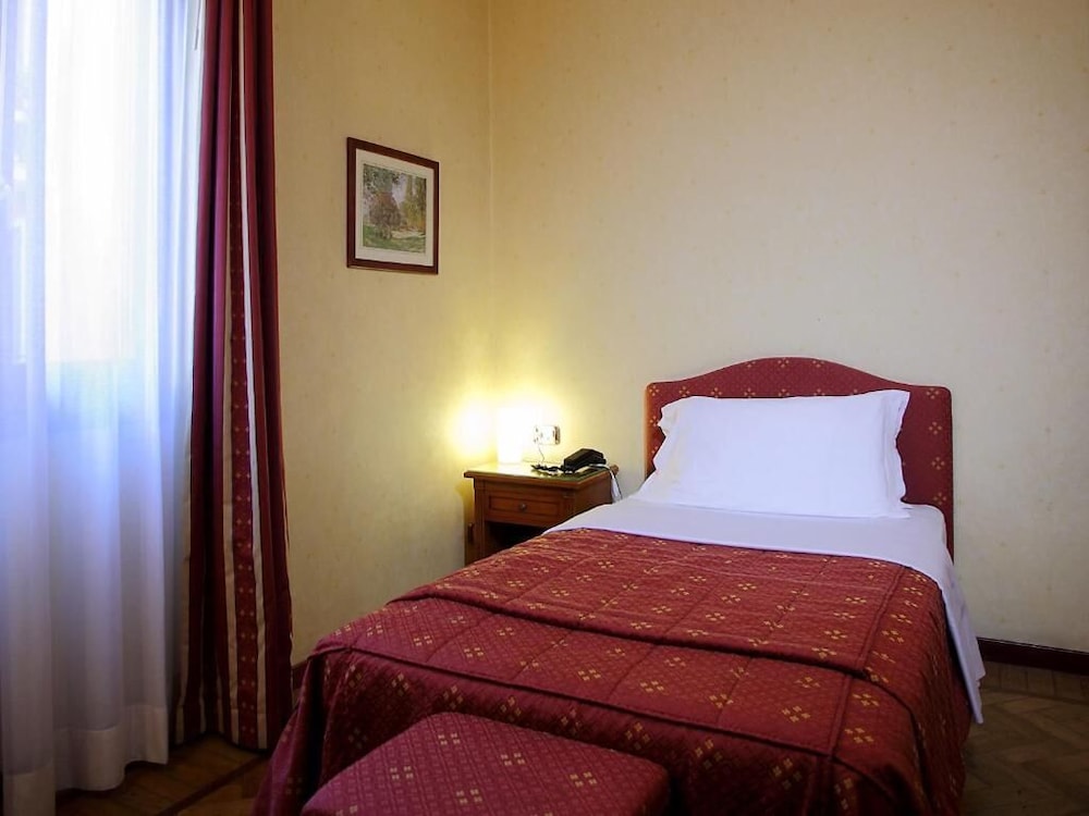 Hotel Cavour 29/58