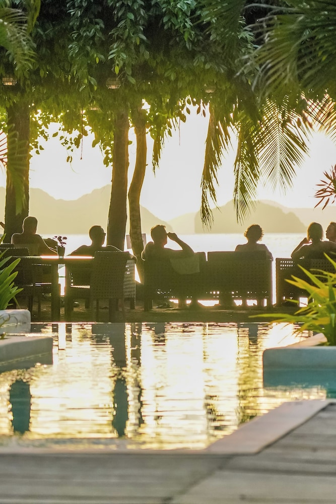 El Nido Mahogany Beach 63/70