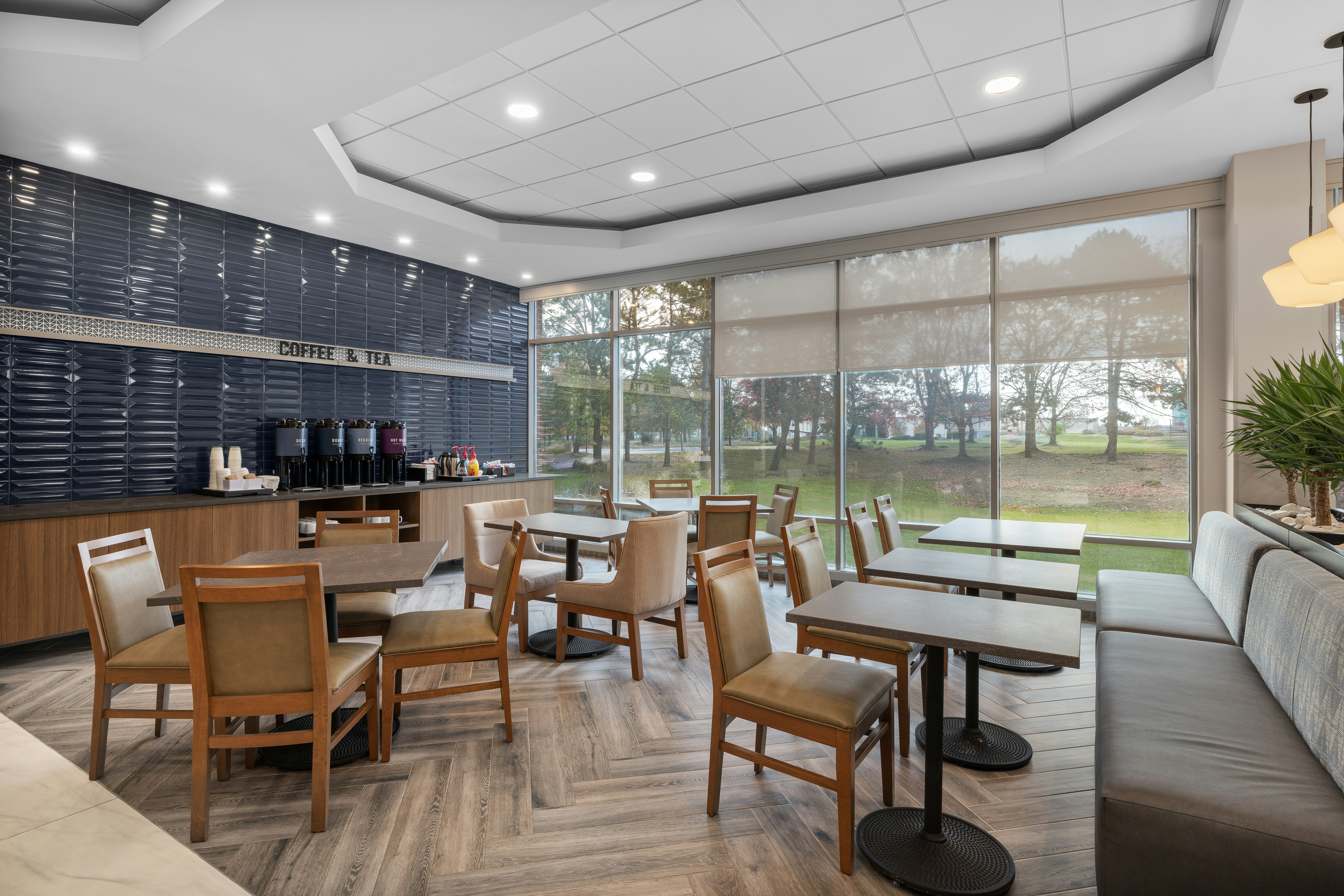 Hampton Inn and Suites Downers Grove Chicago 20/41