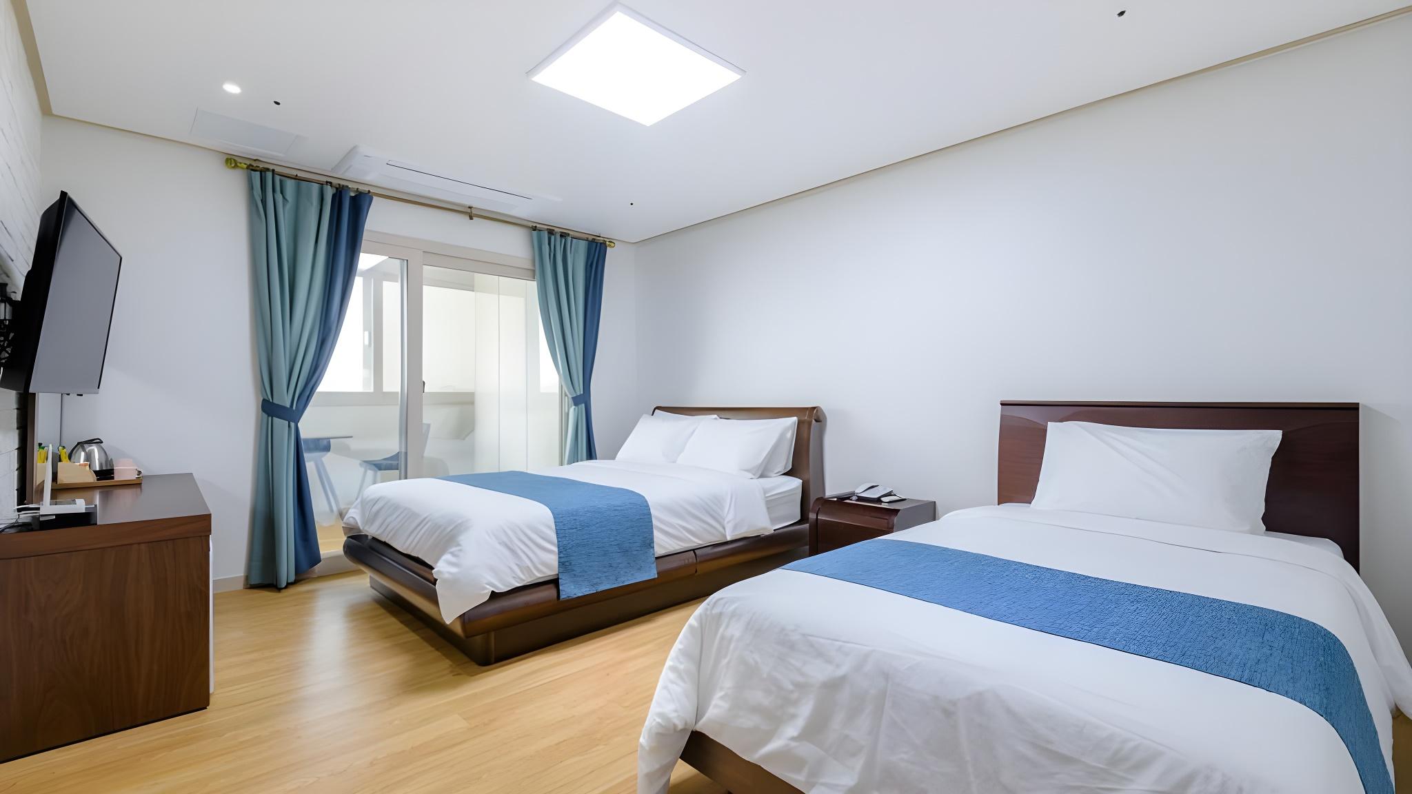 Ocean, Deluxe, Twin Beds