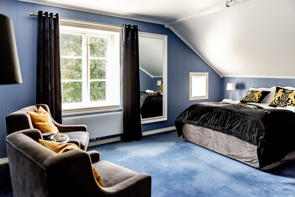 Room at Fjordslottet Hotell, OSTEROY