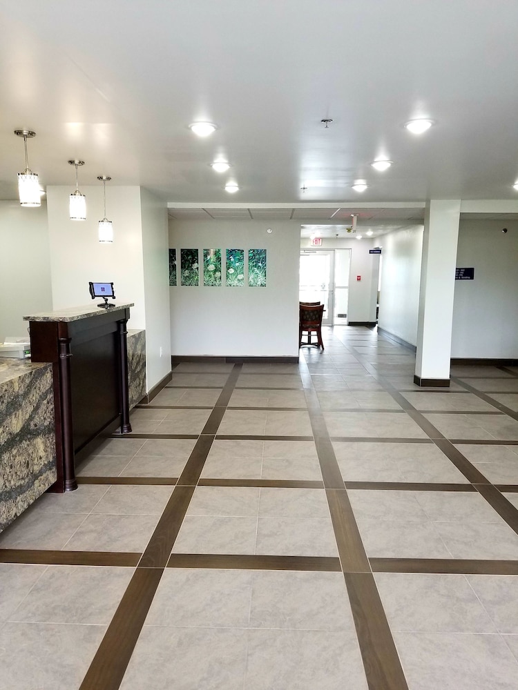 Quality Inn and Suites Watertown Fort Drum 44/50