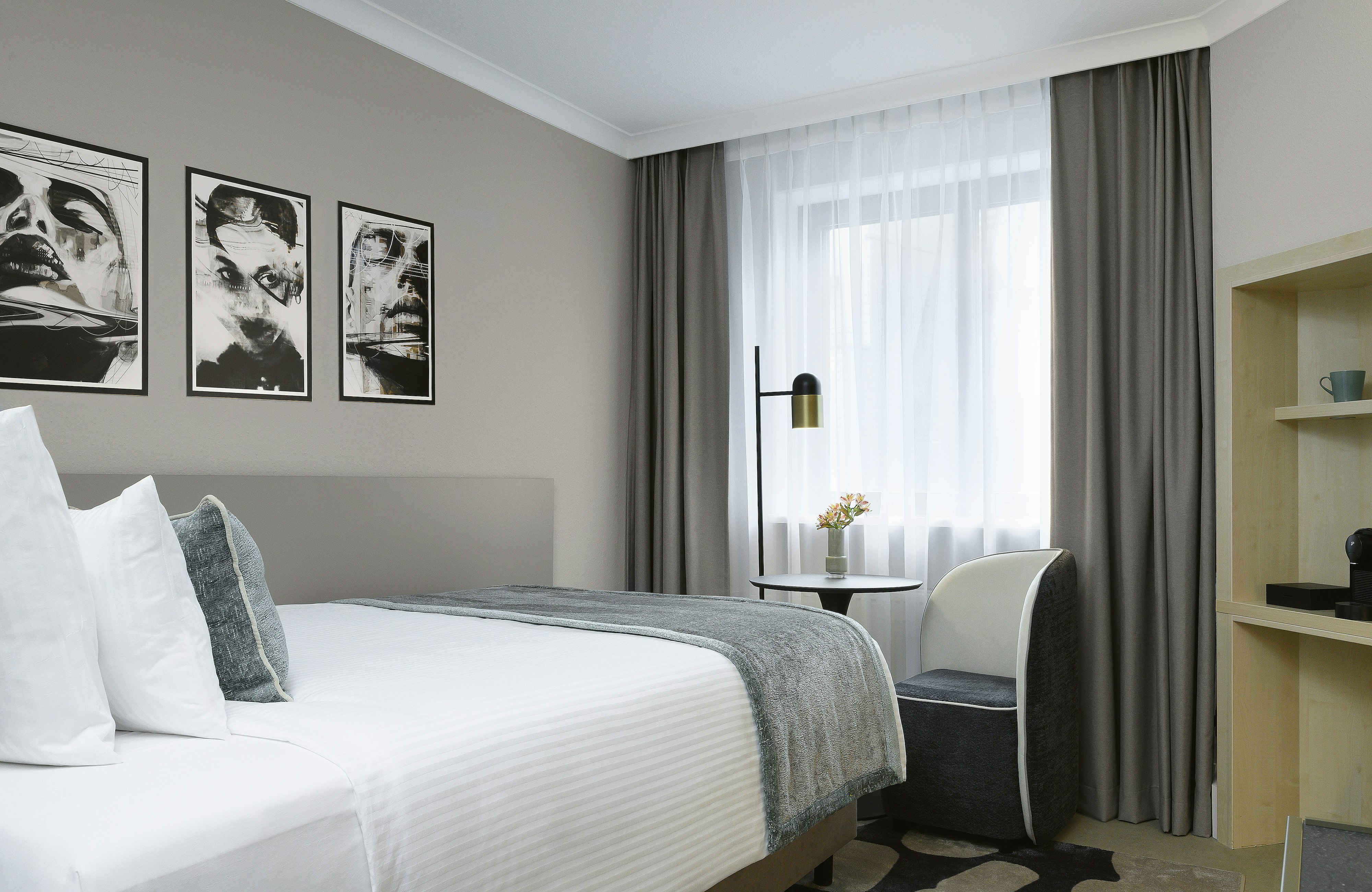 Intercityhotel Magdeburg 8/58