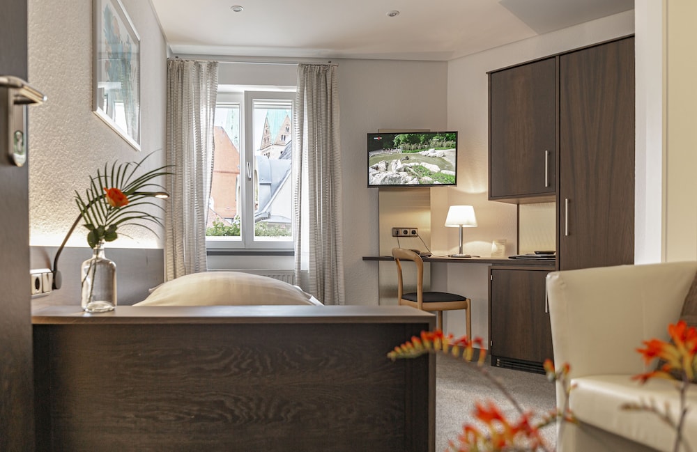 Dom Hotel Augsburg 6/48