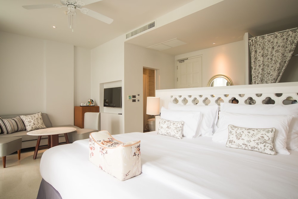 جناح جونيور بسرير مزدوج بشرفة، LITTLE NYONYA HOTEL 2/4