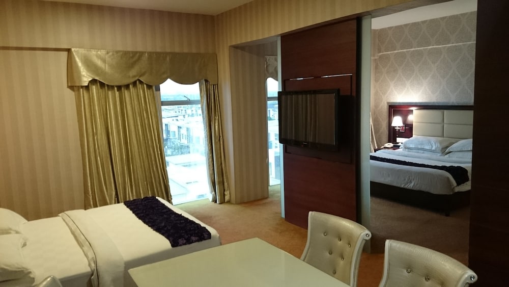 Pariss Hotel 10/29