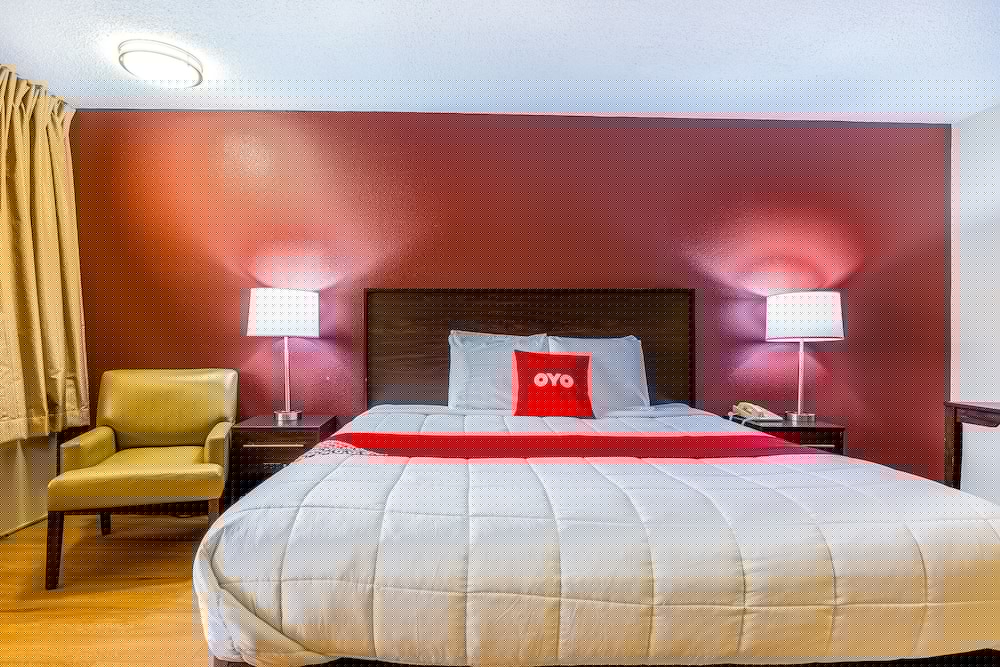 Americas Best Value Inn Moline 17/41