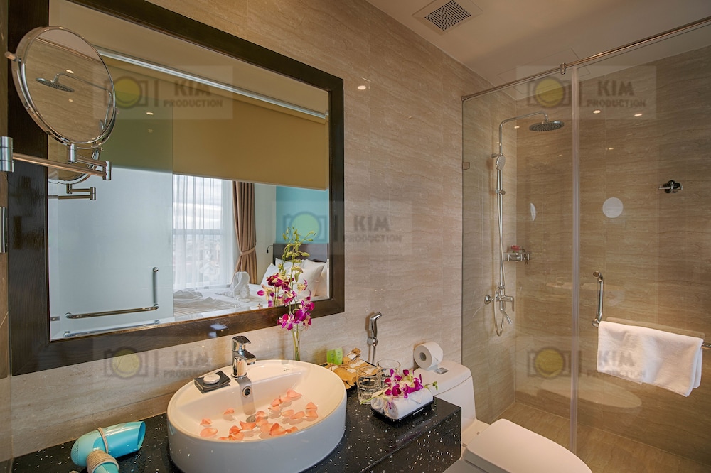 Sofia Suite Hotel Danang 52/53