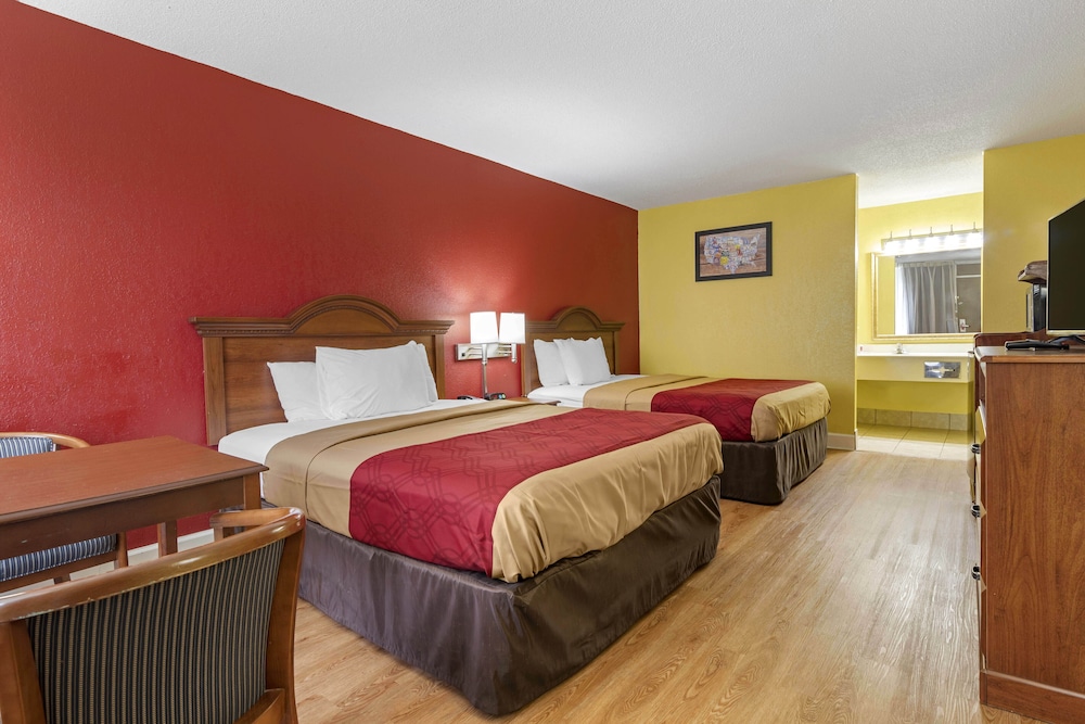 Travelers Inn Douglas By OYO US-441 4/37